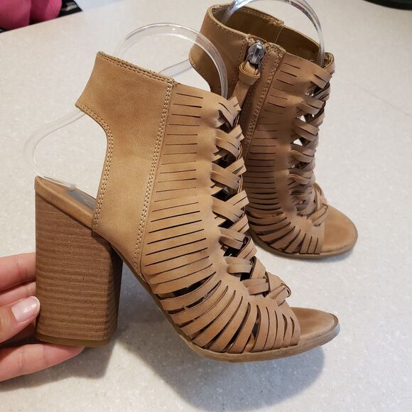 Dolce Vita Boots Womens 6 Cut Out Ankle Booties Brown Faux Leather Open Toe Zip - Picture 2 of 7